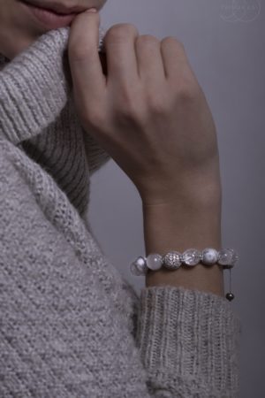 Šedý pletený náramek Grey joy