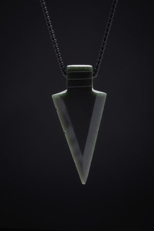 Nefritový hrot šípu – náhrdelník pro muže