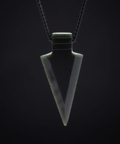 Nefritový hrot šípu – náhrdelník pro muže