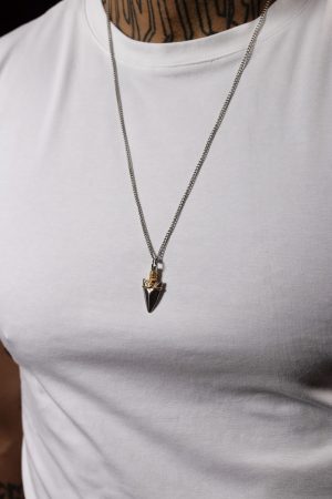 Hrot šípu minimalistický náhrdelník pro muže