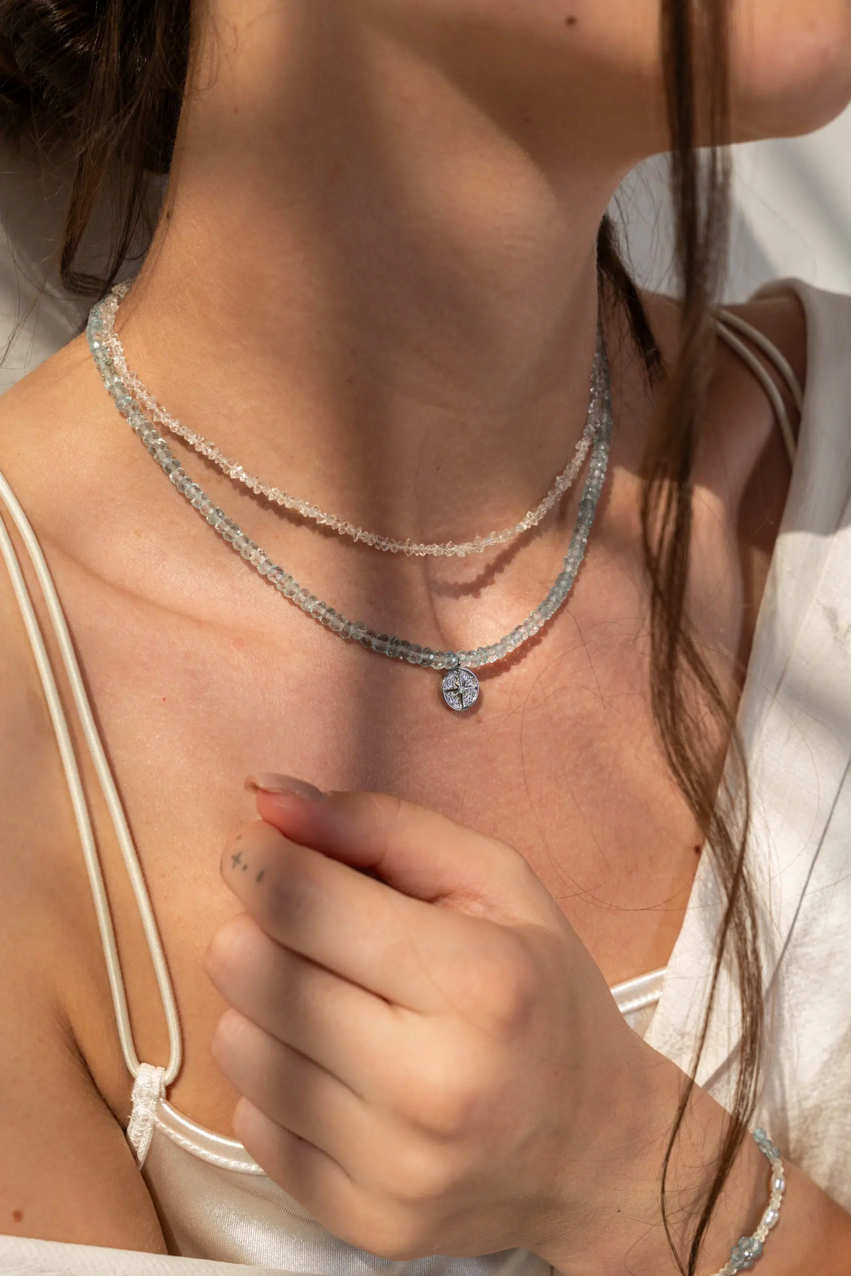 Choker náhrdelníky s krystaly