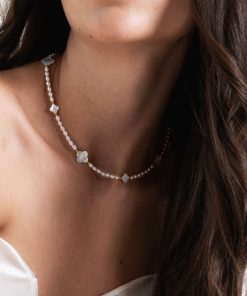 Perlový náhrdelník s čtyřlístky