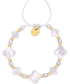 Šňůrkový náramek s čtyřlístky