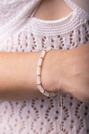 Dámský náramek z mléčného křišťálu – válečky