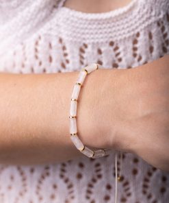 Dámský náramek z mléčného křišťálu – válečky